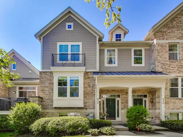 932 Tuscany Dr, Streamwood, IL 60107