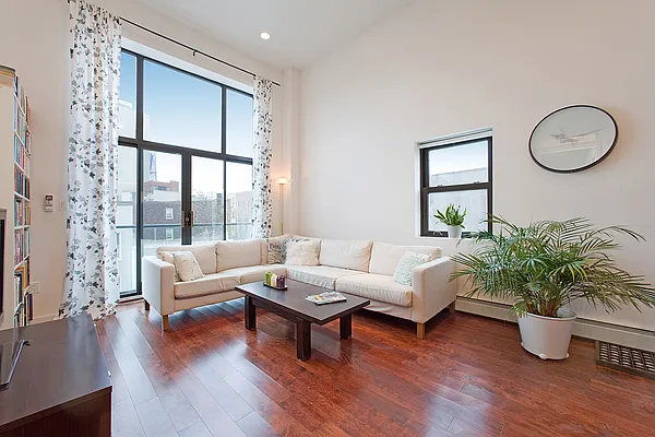 Sold by aptsandlofts.com | media 12