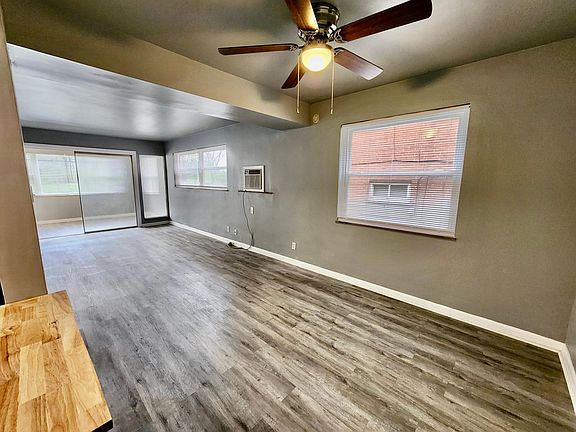 5th image of 1146 Towne St #1