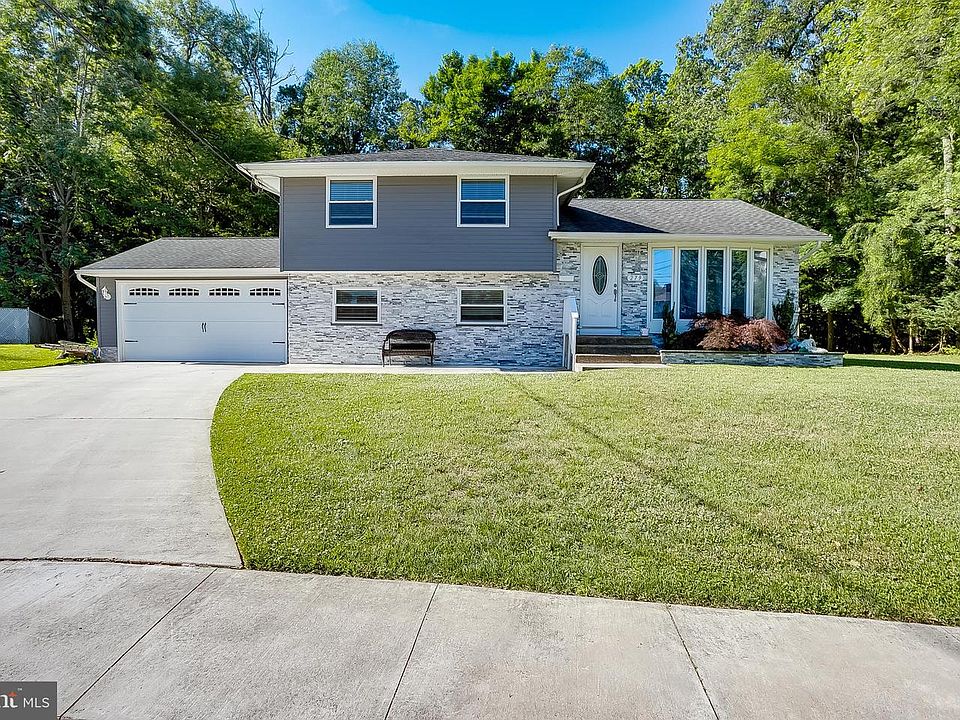 1st image of 279 Tilford Pl
