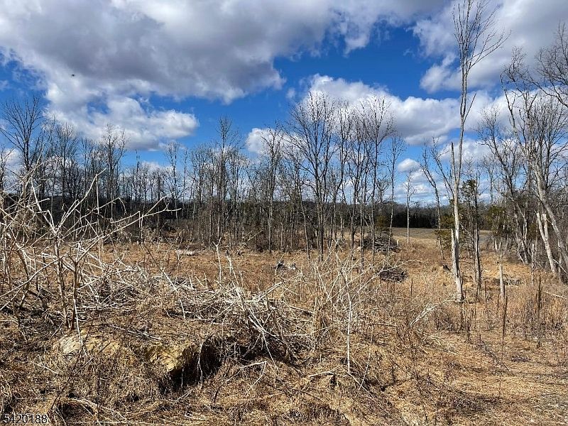 1st image of 83 Creek Rd