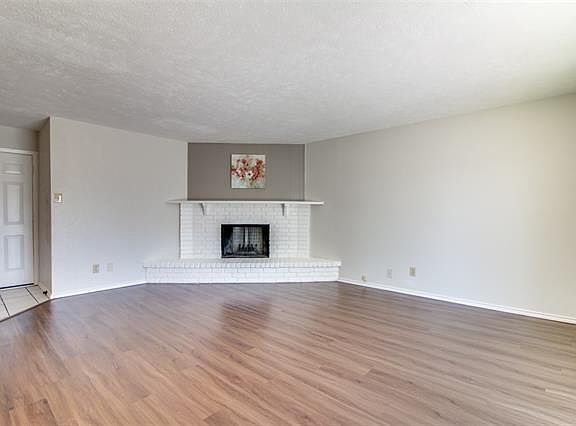 4th image of 5910 Lakecrest Dr