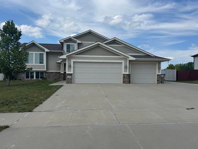 1201 32nd Ave SE, Minot, ND, 58701
