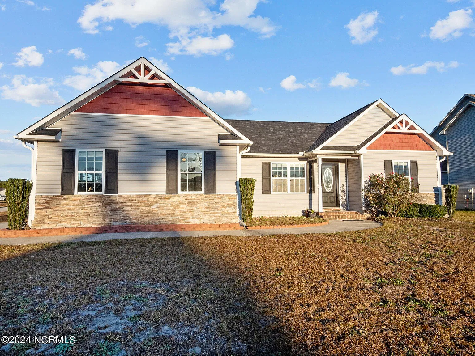 3 bed, 2.0 bath, $1,700 — Photo 1