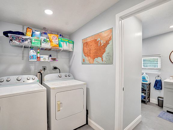 5th image of 1218 SW 22nd Avenue