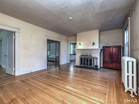 4th image of 575 Central Avenue