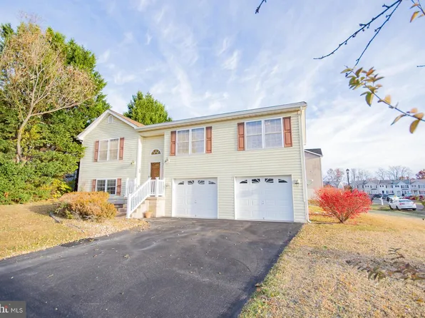 123 Moonlight Ln, Martinsburg, WV 25404