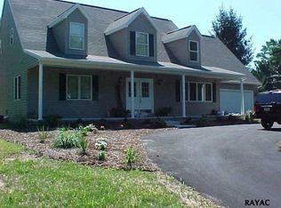 1739 Memory Extension Ln, York, PA 17402