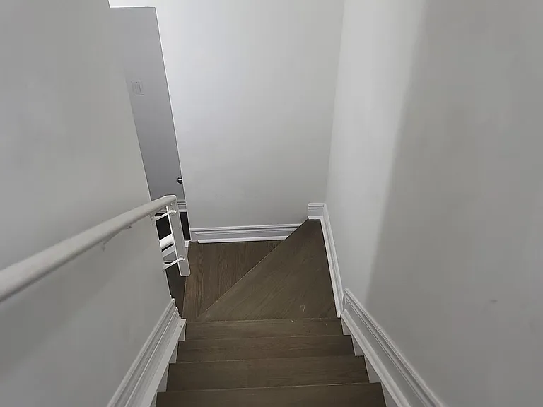 7 Albert Christie St — Photo 2