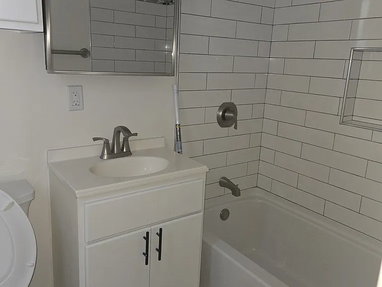 11132 Stockwell Dr #B — Photo 3