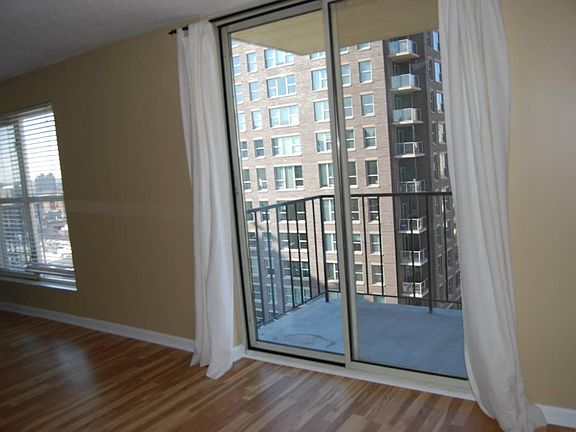 2nd image of 1212 Lasalle St #1304