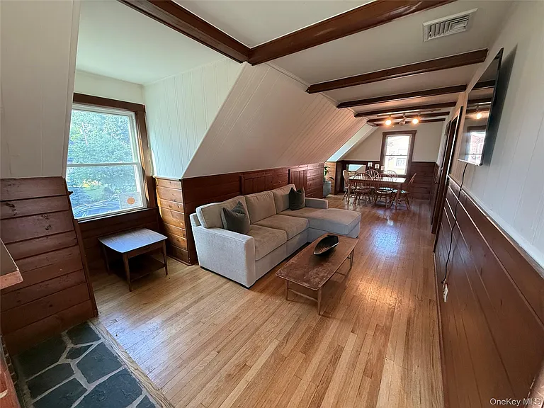 17 Harriman Ave #B — Photo 7
