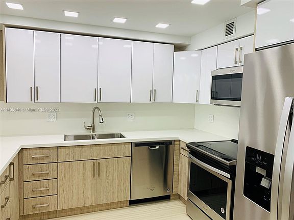 2nd image of 5701 Collins Ave APT 1009