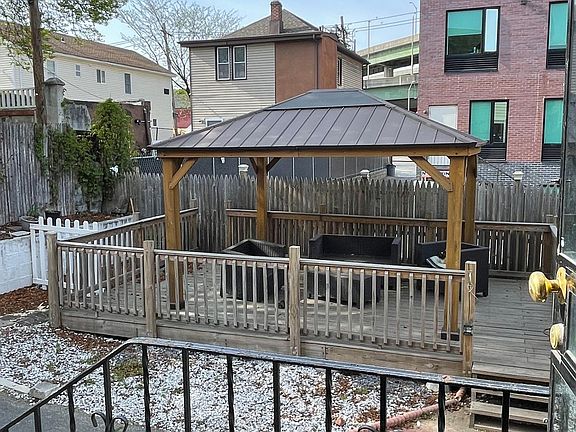 4th image of 2339 Quimby Ave #1A
