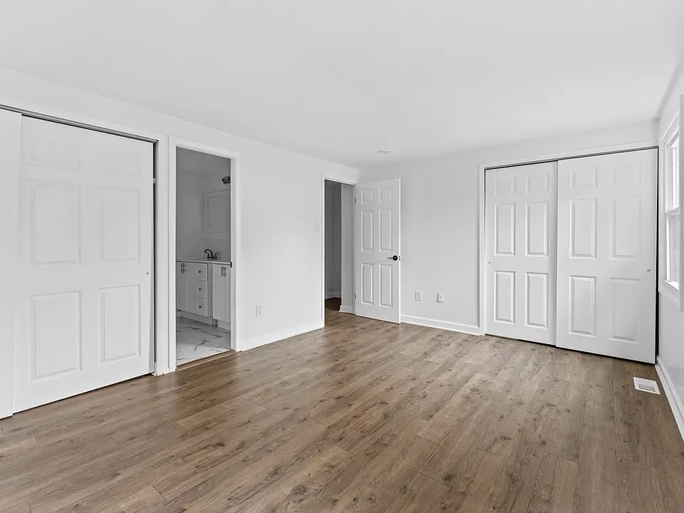6 Radcliff Pl
