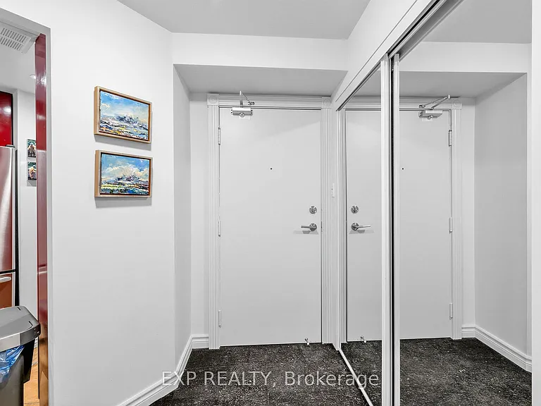 77 Maitland Pl #1127 — Photo 2