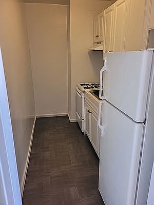 4th image of 64-00 Saunders St #22M