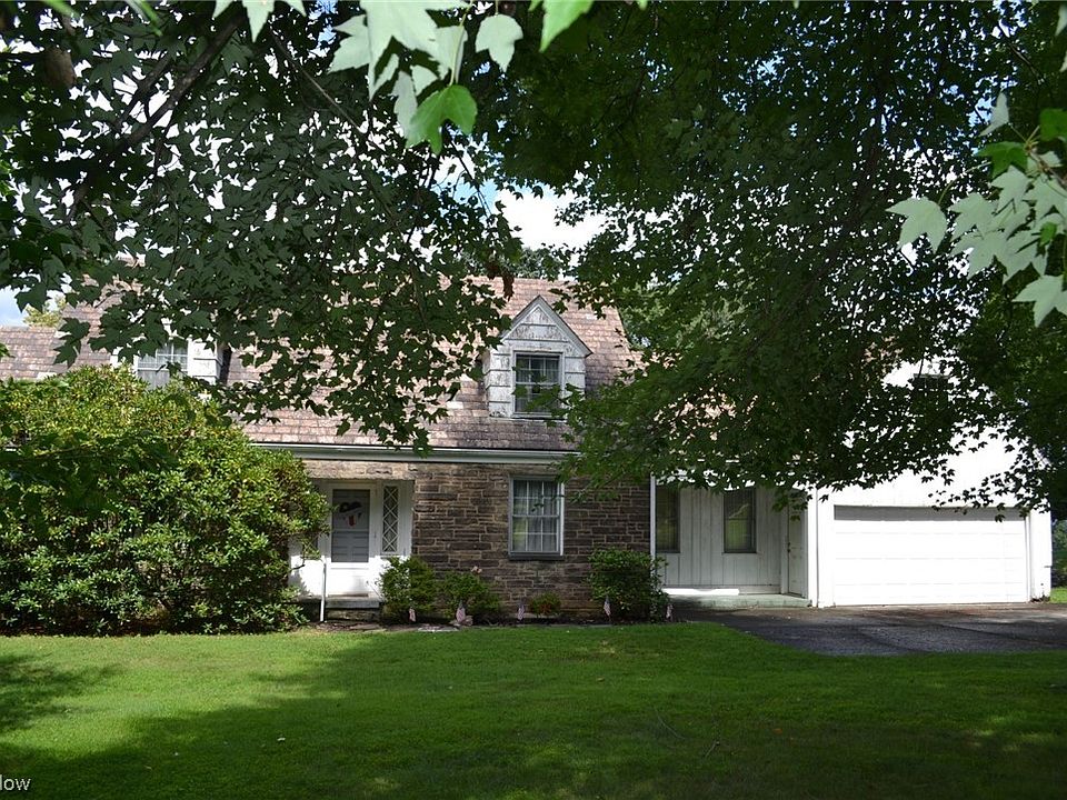 2nd image of 3907 Palisades Dr
