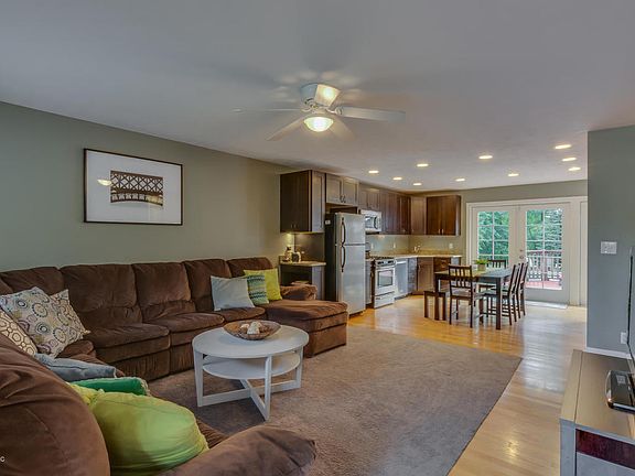 4th image of 203 S Mayhew St