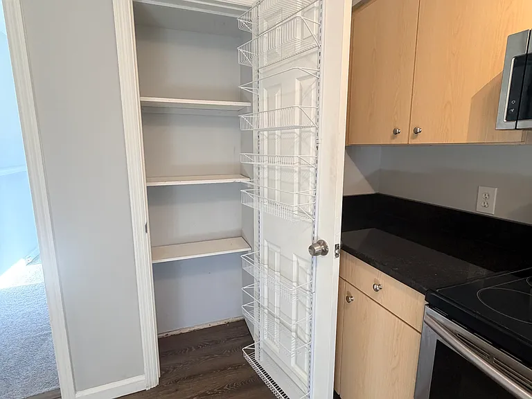 4912 Laurel Ave — Photo 3