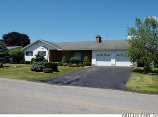313 Washington Dr, New Hartford, NY 13413