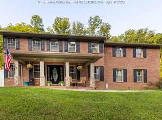 494 Beacon St, Winfield, WV 25213