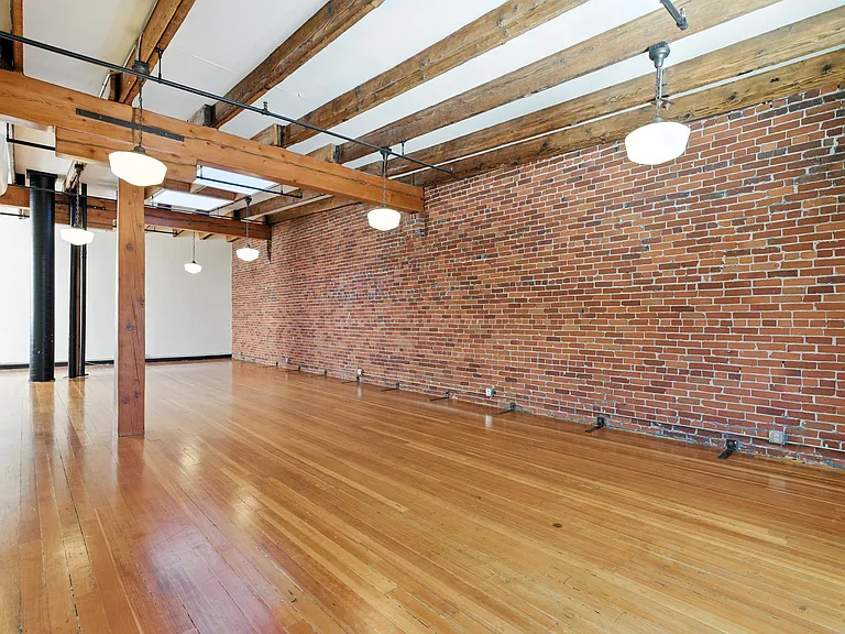 1306 NW Hoyt St #402 — Photo 6