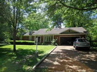 2 Pajim Ln, Springfield, IL 62711