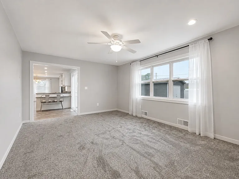 1110 Anderson Dr — Photo 5