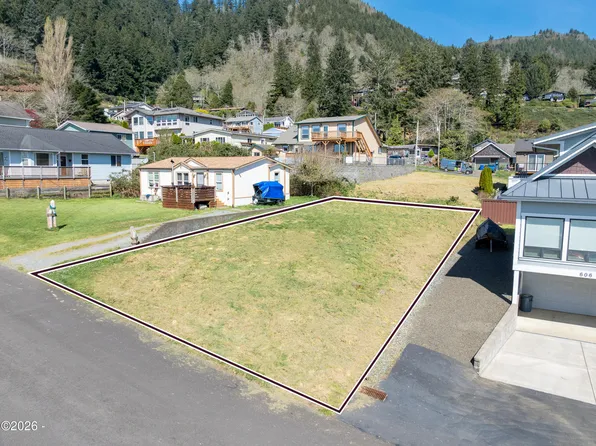 607 Driftwood Ave, Garibaldi, OR 97118