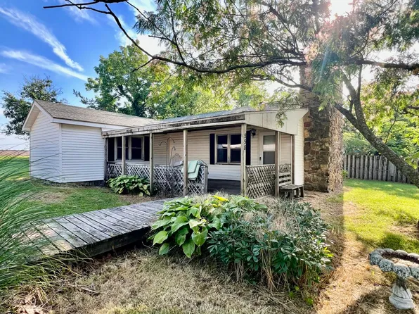 558 W Ragsdale Street, Seymour, MO 65746