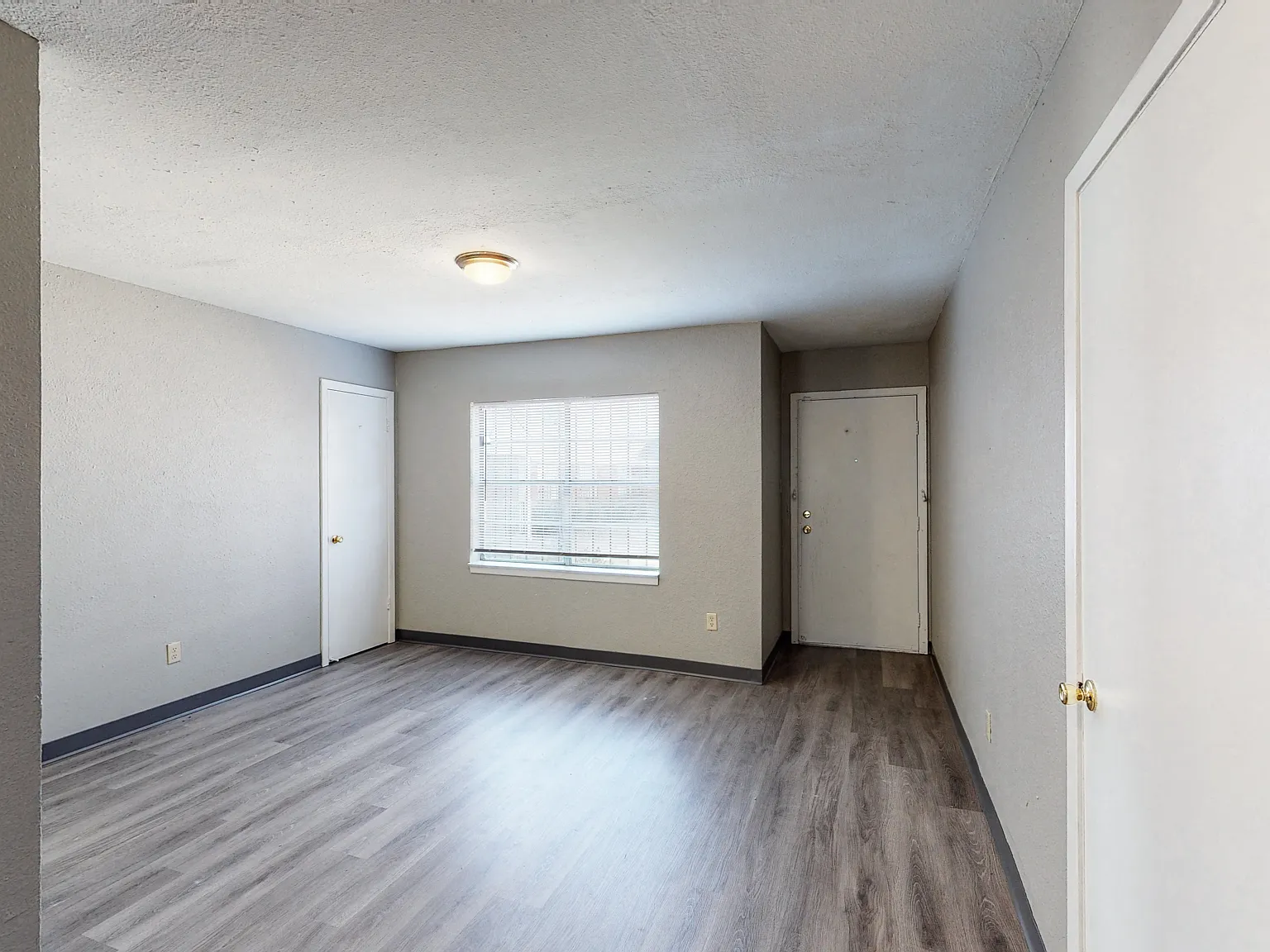 Longview Heights — Photo 1