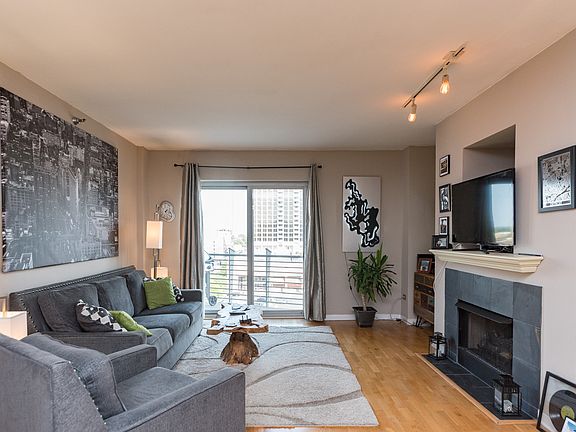 2nd image of 4350 N Broadway Ave #707