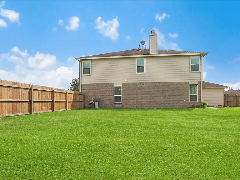 692 Casual Ln — Photo 28