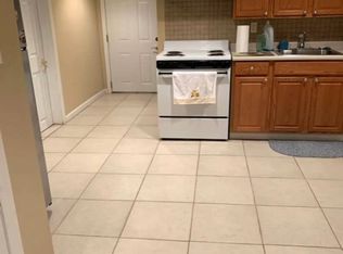 8 Carol Ln #1L, Syosset, NY 11791