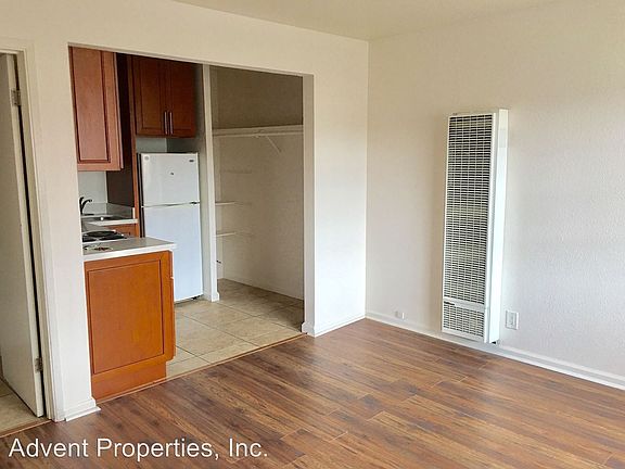 4th image of 7975 Macarthur Blvd APT 24