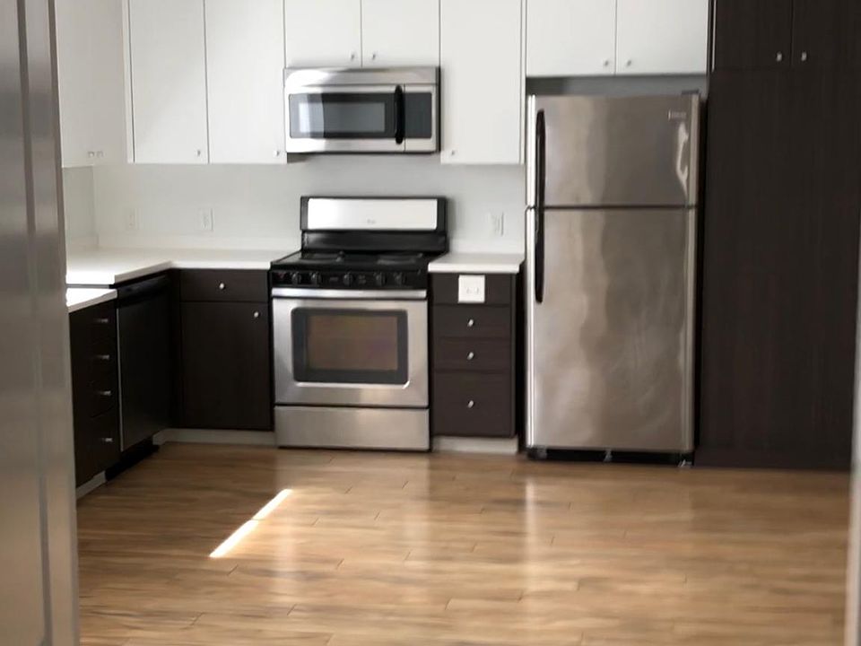 2nd image of 712 E 14th Ave APT 204