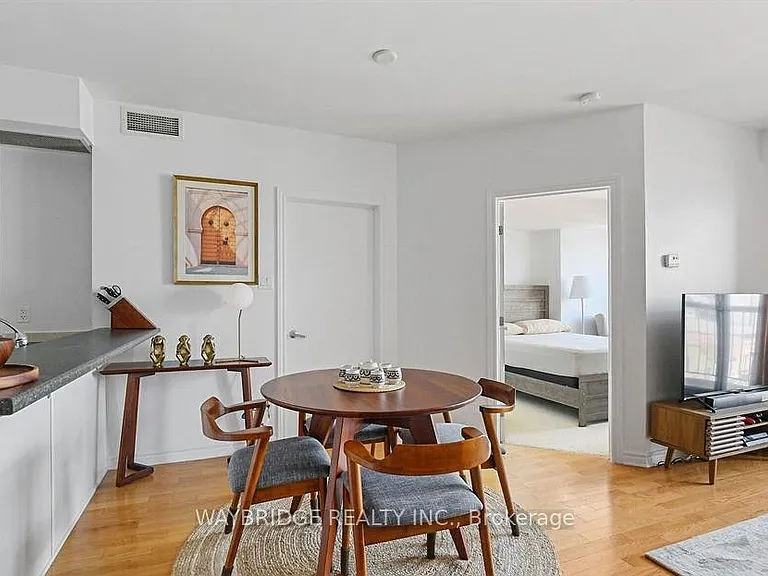 200 Rideau St #906 — Photo 4