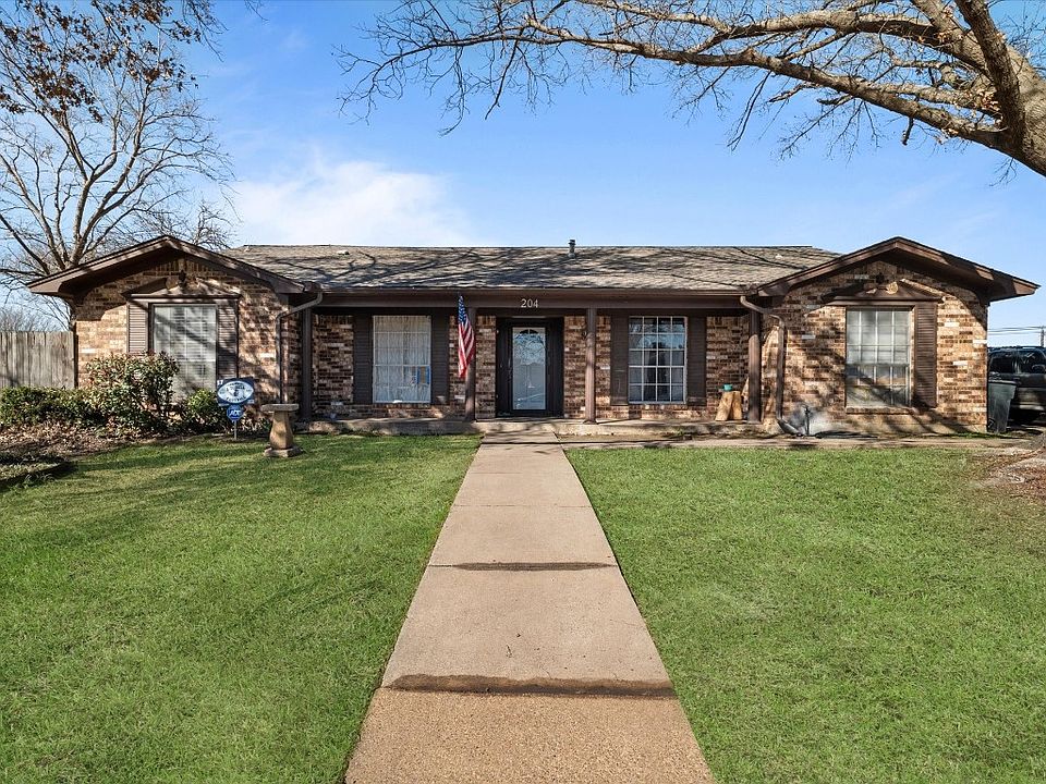 1st image of 204 Shady Lake Dr