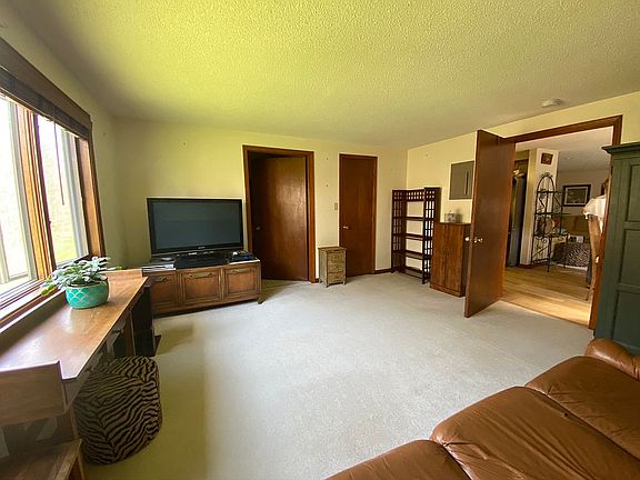 Room overlooking woods 