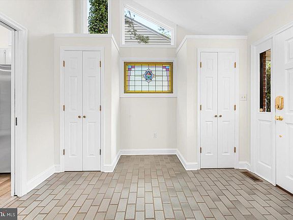 4th image of 4405 Clearbrook Ln