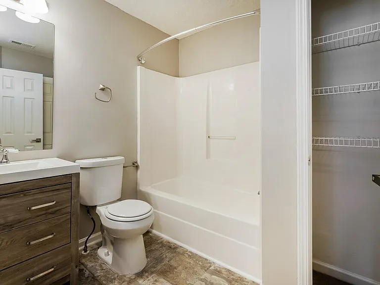 2780 Highland Hill Pkwy — Photo 16