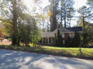 2742 Arrowood Dr, East Pt, GA 30344