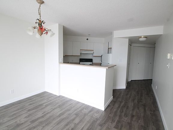 4th image of 907 Beach Ave #1602
