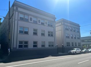 Belmont Court by Star Metro, Portland, OR 97214