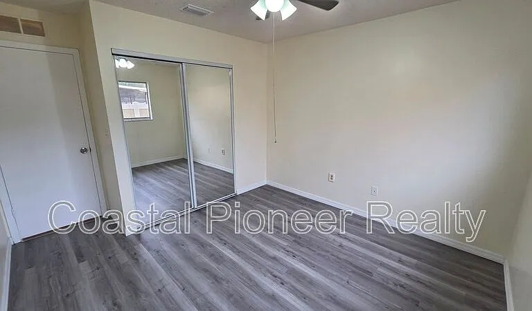 4817 Cypress Tree Dr — Photo 23