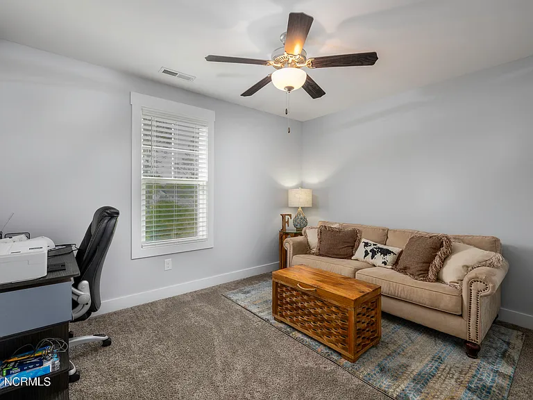 314 Holbrook Ln — Photo 19