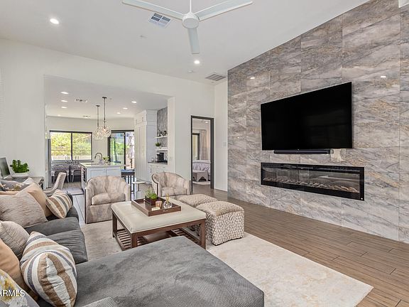 3rd image of 19550 N GRAYHAWK Drive #1105