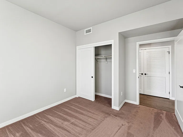 Centennial Gardens Apartments — Photo 32