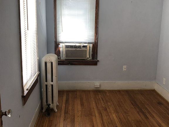5th image of 531 W Cross St